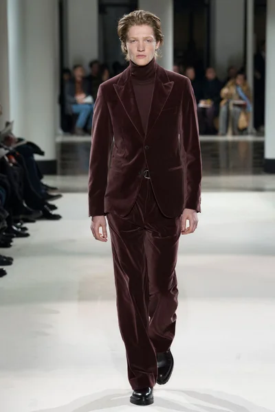Look 44